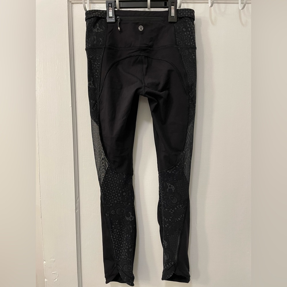 Lululemon Run With The Sun Tight Black / Pretty Lace